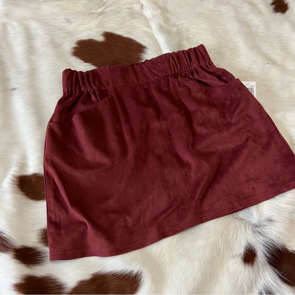 NWT Burgundy Suede Mini Skirt with Pockets - Picture 2 of 12